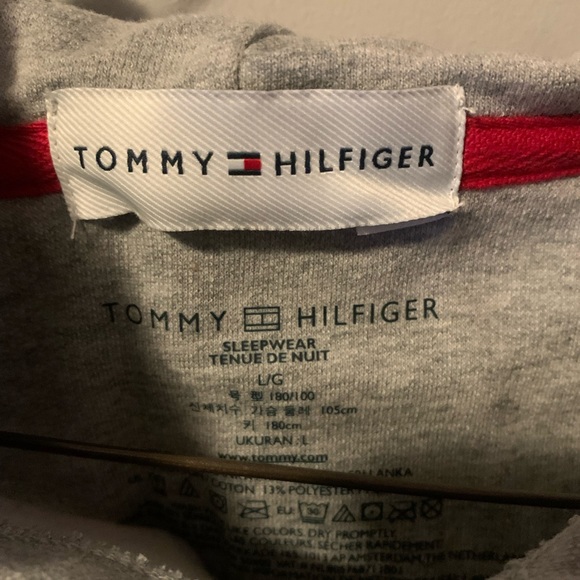 Tommy Hilfiger - Picture 2 of 2